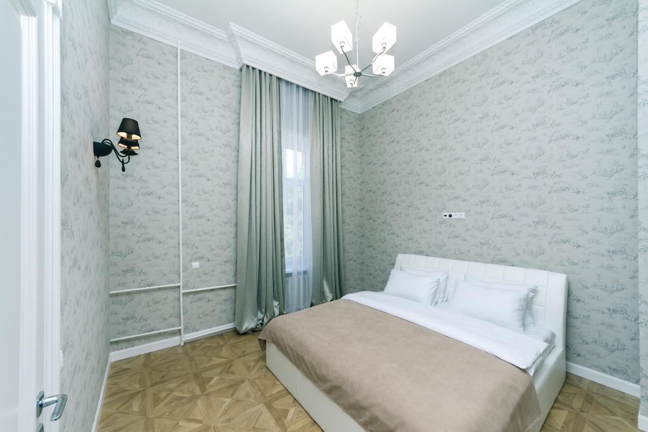 Vip Apartment Near Kreschatyk, 31А Pushkinska Street Kyiv Exterior photo